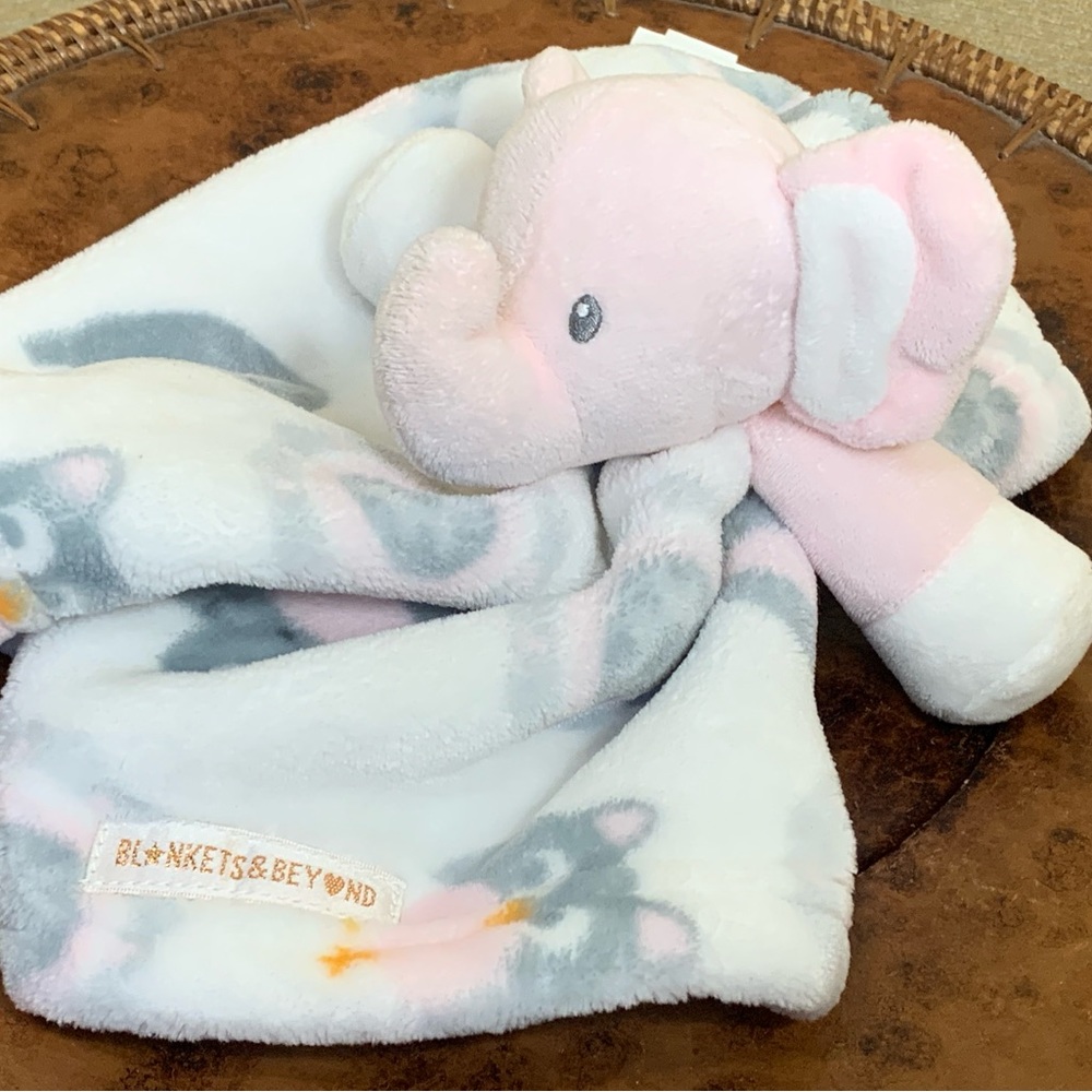 Blankets & Beyond Elephant Baby Infant Blanket